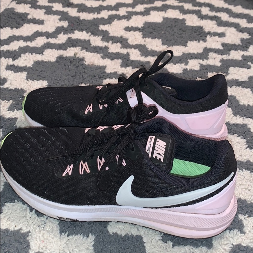 nike zoom structure running shoes